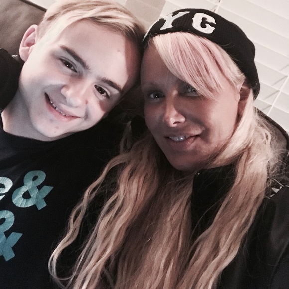 HAPPY POSHING TO EVERYONE!!! - Picture 15 of 17